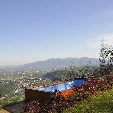 Casale Colle Belvedere Lucca
